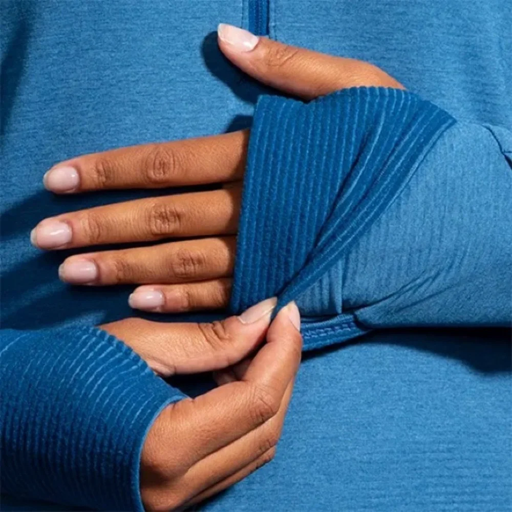 Brooks Women's NotchThermal Hoodie like new Bkue ash - Picture 8 of 10